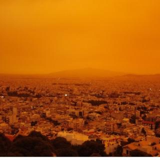 Η αφρικανική σκόνη «έβαψε» πορτοκαλί τον ουρανό: Κόσμος στα επείγοντα - Τα συμπτώματα